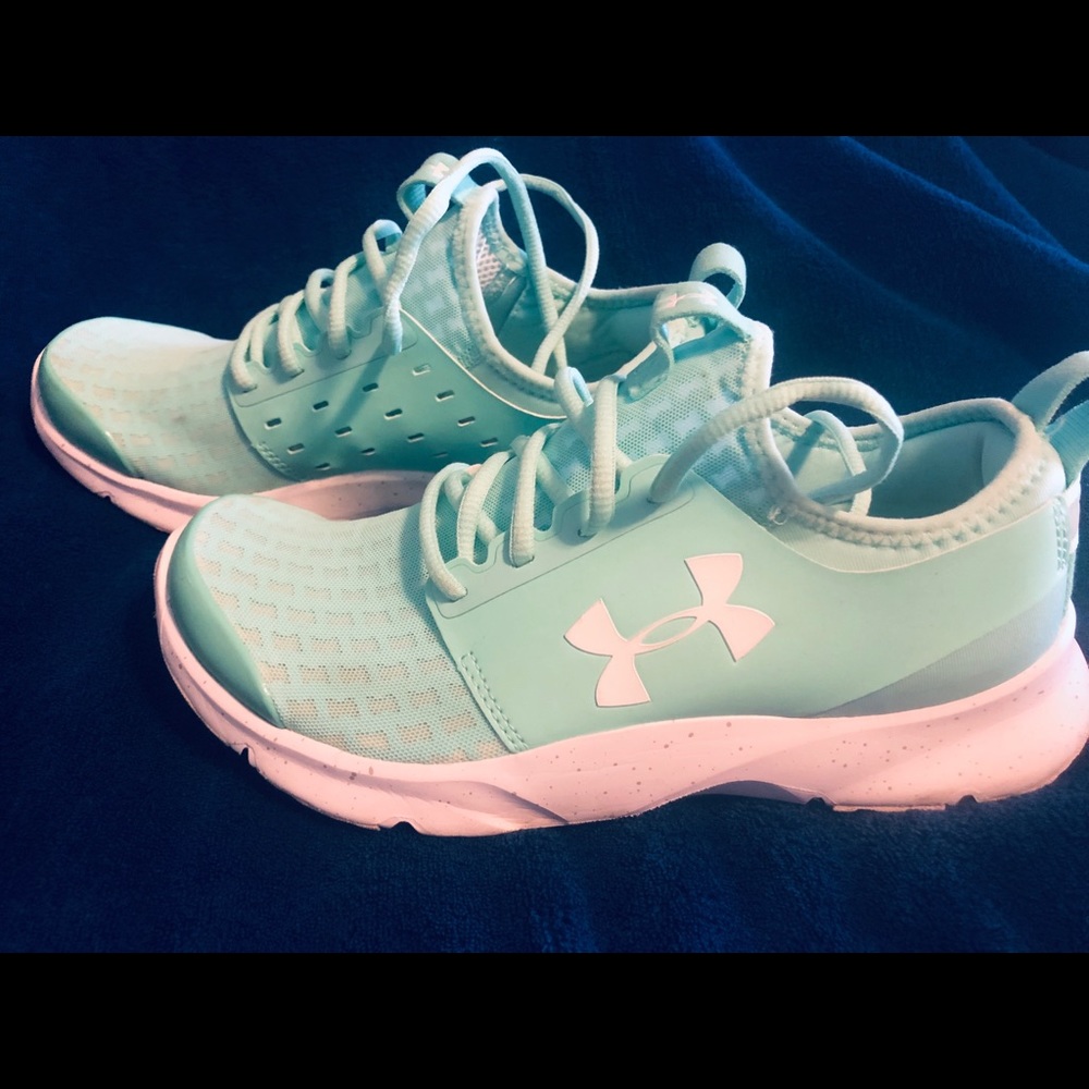 Athletic shoe worn 3X